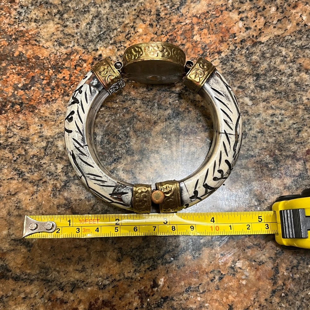 Unique Vintage-gold and cream bangle Bracelet with elephant - Picture 7 of 11